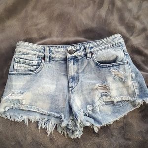 Kendall and Kylie size 7 denim shorts